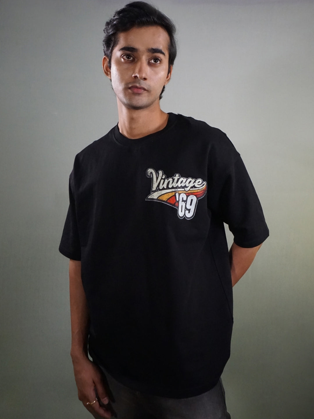 AGE IS NO EXCUSE Oversized T-Shirt