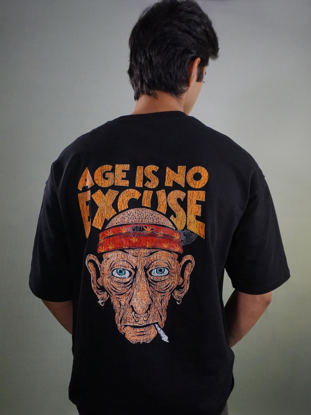 AGE IS NO EXCUSE Oversized T-Shirt